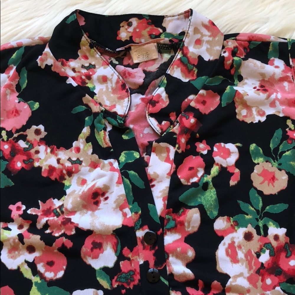 Floral Top - Picture 4 of 5